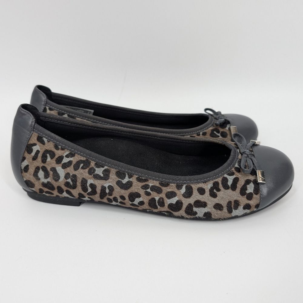 Vionic Women's Gray Brown Leopard Animal Print Leather Minna Flats Bow 8.5